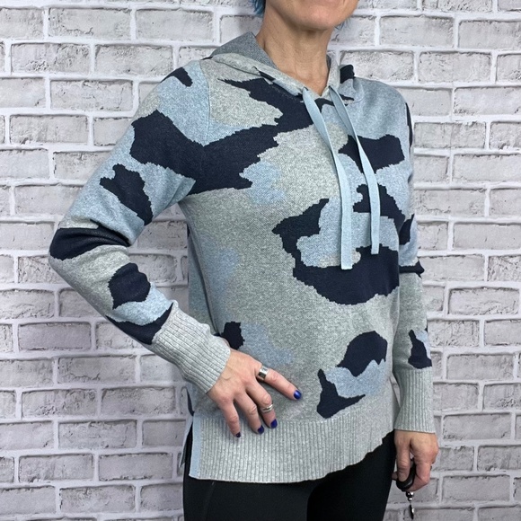 NWOT |•TRIBAL•| Grey & Blue Camo Hooded Sweater Size Small - Picture 2 of 8